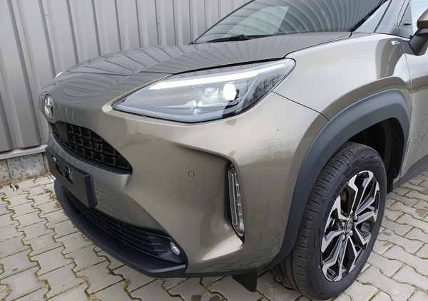 Toyota Yaris Cross cena 121900 przebieg: 1, rok produkcji 2024 z Dobiegniew małe 56